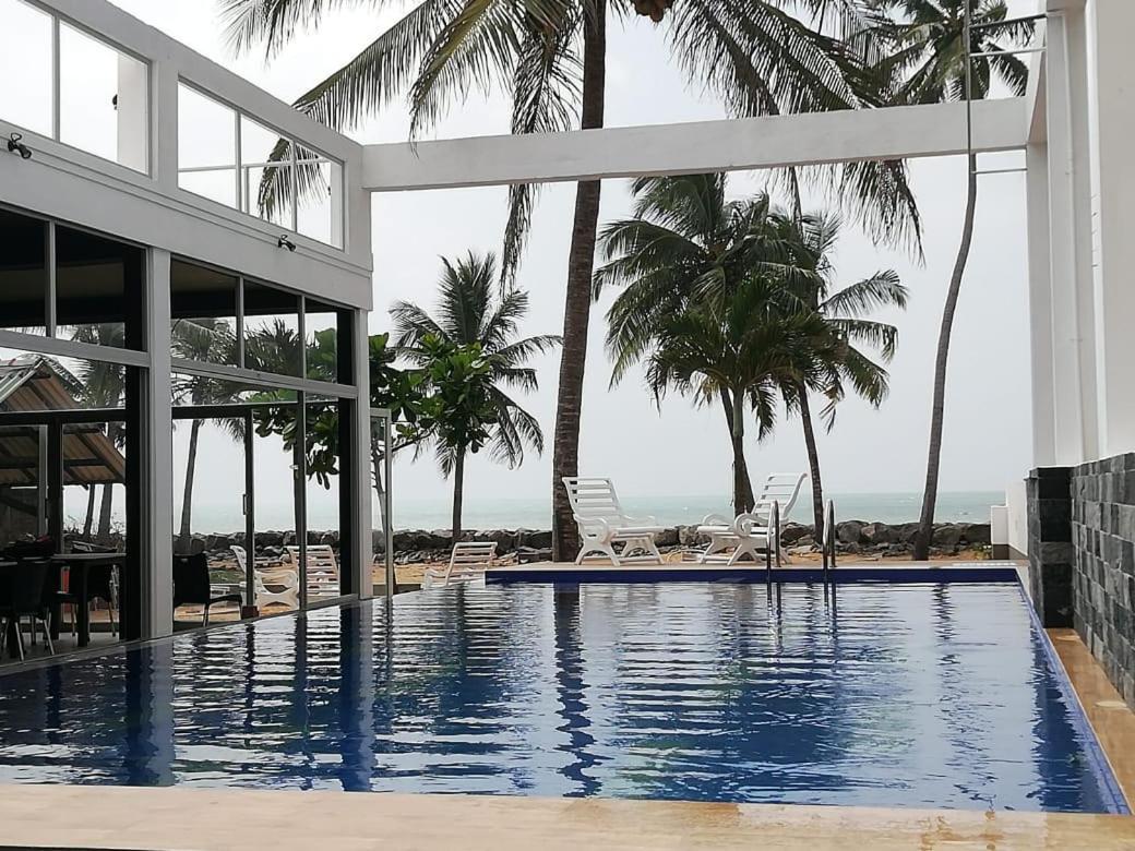 Saara Beach Hotel Marawila Extérieur photo