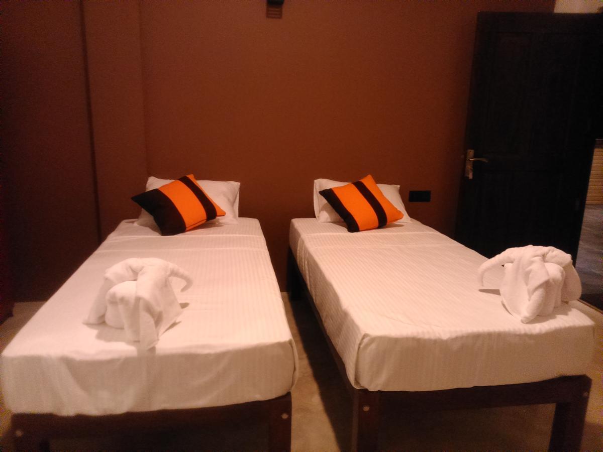 Saara Beach Hotel Marawila Extérieur photo