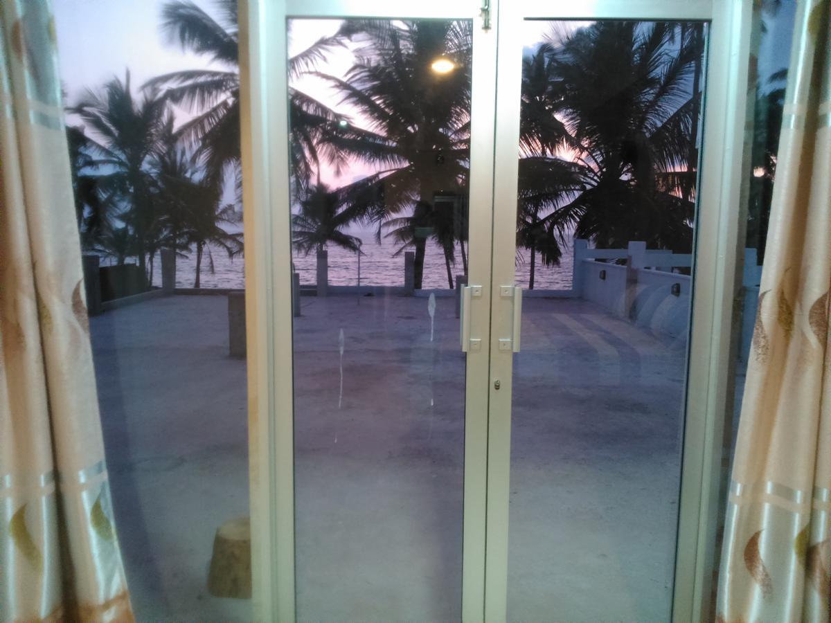 Saara Beach Hotel Marawila Extérieur photo