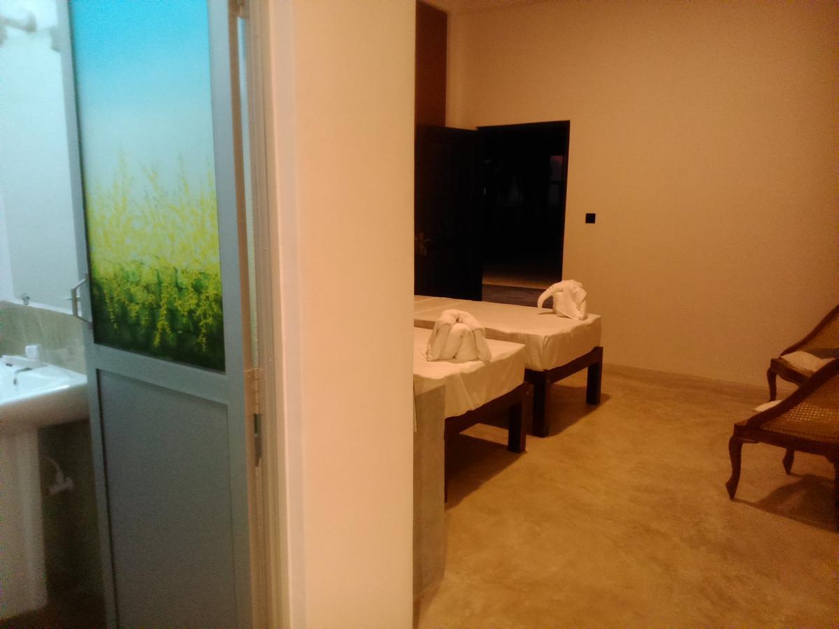 Saara Beach Hotel Marawila Extérieur photo