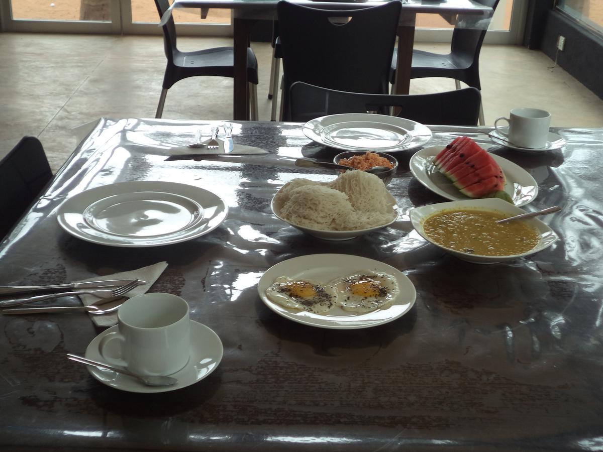 Saara Beach Hotel Marawila Extérieur photo